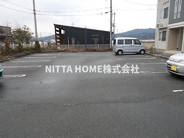 Ｅｔｅｒｎｏ・Ｙ　Ⅲの駐車場|敷地内に駐車場もありますよ~◆