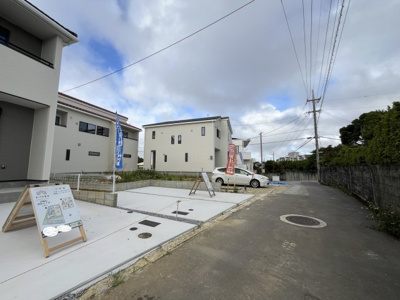 【前面道路含む現地写真】 | 沖縄市美里2丁目（全6棟）ラスト6号棟 | ※南側公道3.7m♪