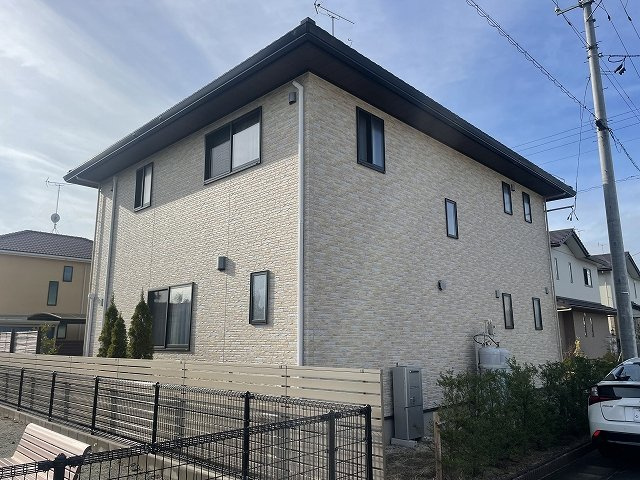 オレンジ　★渡辺町洞字関田　ヴェルデガーデン内　トヨタホーム施工★　中古住宅の外観|建物外観を気になさる方へ、見た目の良い物件です