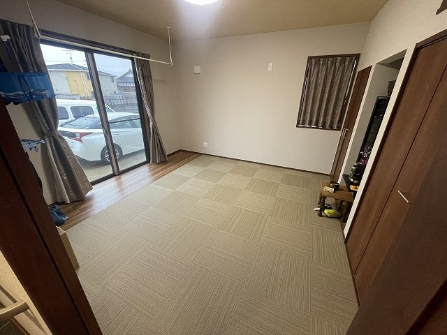 オレンジ　★渡辺町洞字関田　ヴェルデガーデン内　トヨタホーム施工★　中古住宅の和室|和室がひろがる居住スペース