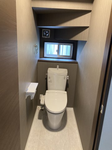 エルヴェタウン七ヶ浜遠山D棟のトイレ|落ち着いた色調のトイレです