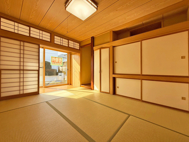 泉区南光台東1丁目　納戸付き収納豊富な住まい♪の和室