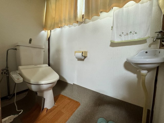 【田んぼ付き転用不可】土浦市蓮河原町　建物二棟のトイレ|トイレです