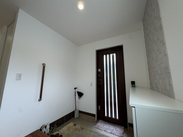 -三丁目不動産-　本庄市柏1丁目　注文住宅　オール電化の玄関|毎日通る玄関はこちらです