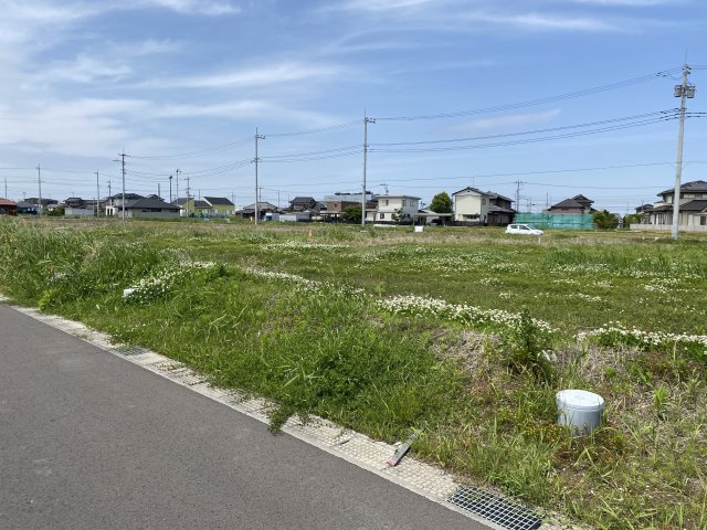 金田西売地の前面道路含む現地写真