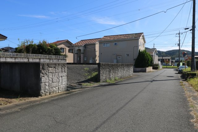 桜川市富士見台4丁目79坪売地の前面道路含む現地写真|西側道路：幅員6m