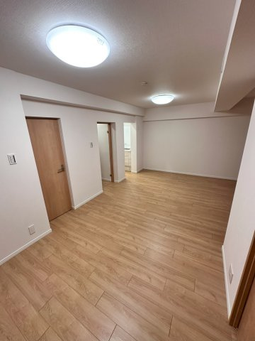 コーポ根岸の居間・リビング|こちらの居間で趣味の時間をお楽しみください