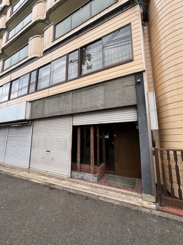 紀之国屋ビルの外観