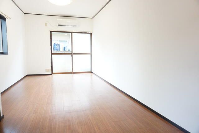 第二三菱荘の洋室