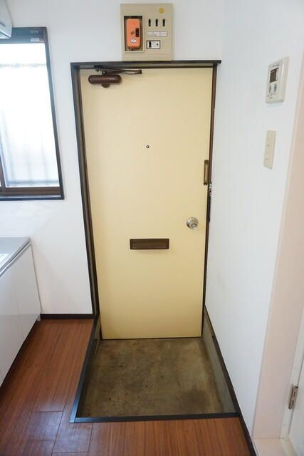 第二三菱荘の玄関