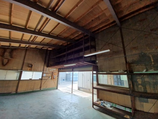 滑川町福田302-1倉庫の玄関