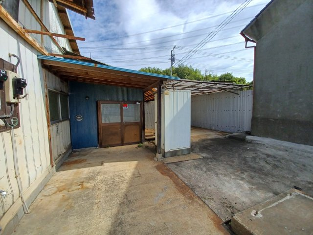 滑川町福田302-1倉庫の外観