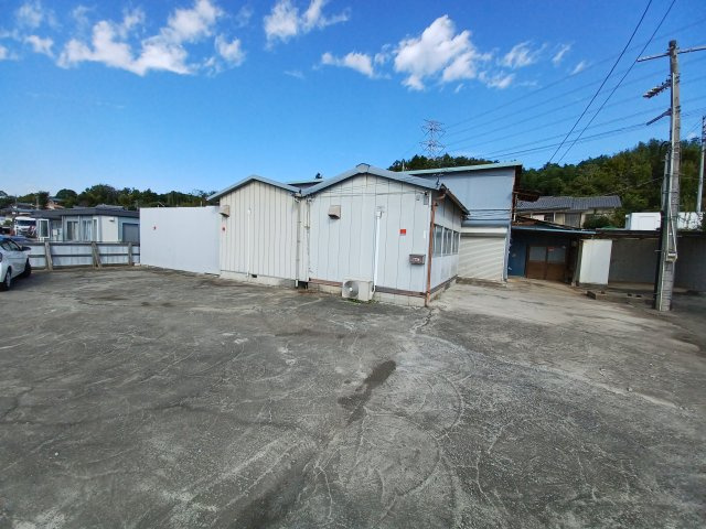 滑川町福田302-1倉庫の外観