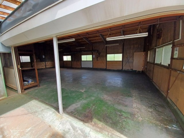 滑川町福田302-1倉庫の内装