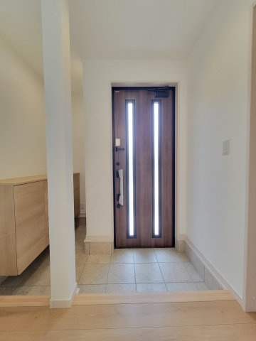 関戸4丁目1区画（377-58）・新築戸建の玄関