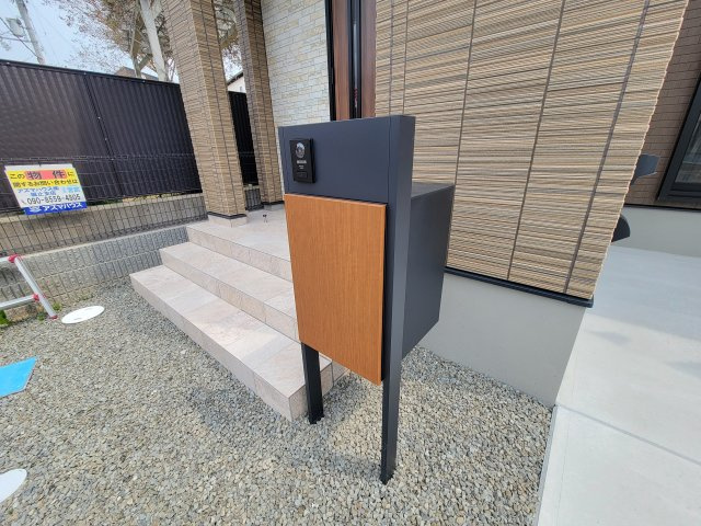 関戸4丁目1区画（377-58）・新築戸建の玄関