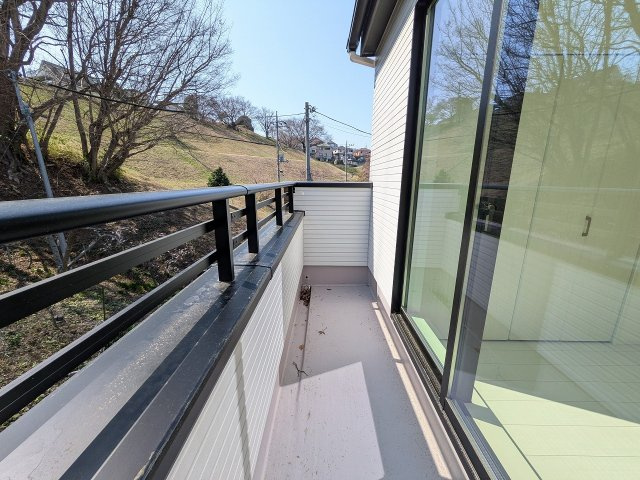 八王子市　谷野町　新築一戸建てのバルコニー|～南向きで陽当たりの良いバルコニー～