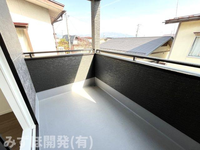 山形市飯塚町字岡854-39のバルコニー|広々バルコニーが嬉しいですね。