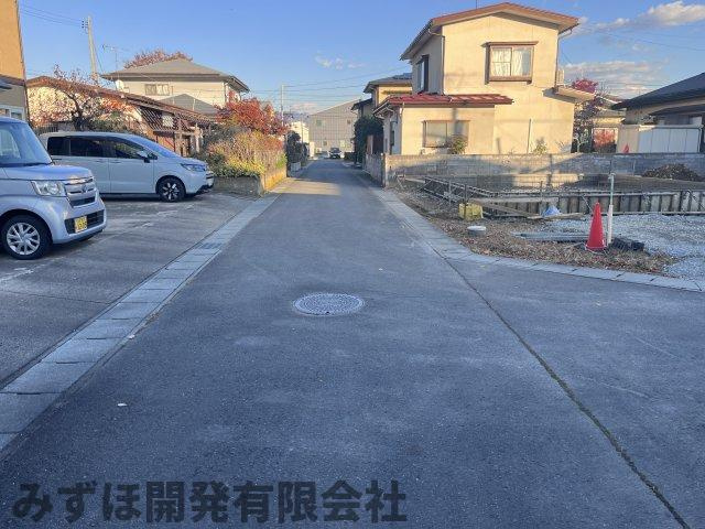 山形市飯塚町字岡854-39の周辺|北側の前面道路です。