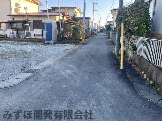 山形市飯塚町字岡854-39の周辺|西側の前面道路です。