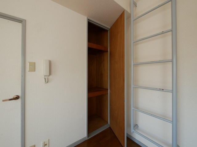 メゾンマルヨネ九条の収納