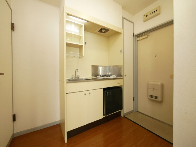 メゾンマルヨネ九条のキッチン