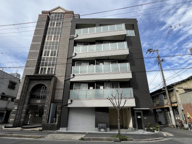 大阪市淀川区東三国４丁目の店舗事務所