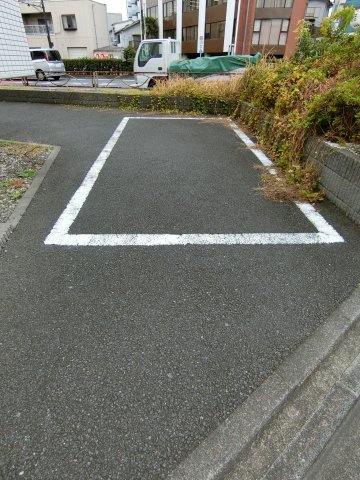 ドルチェ東京池上弐番館の駐車場