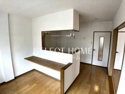 【居間・リビング】 | サンコーポラス | こちらのリビングで趣味の時間をお楽しみください同型タイプ