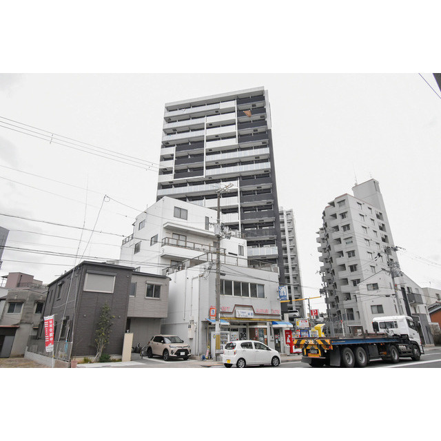 アドバンス大阪セレーノの外観