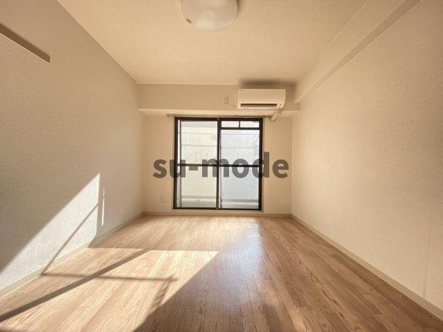 ソレーユ総持寺の洋室