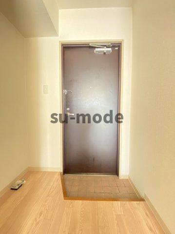 ソレーユ総持寺の玄関