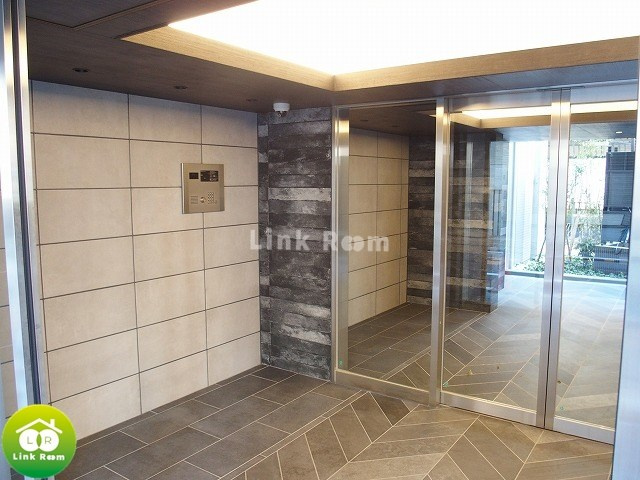 メイクスデザイン門前仲町リバープレイスのエントランス