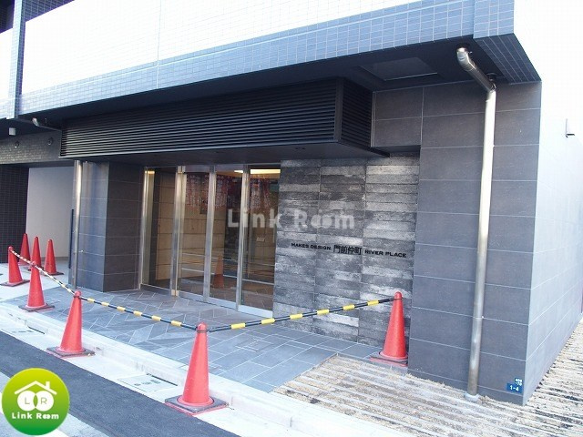 メイクスデザイン門前仲町リバープレイスのエントランス