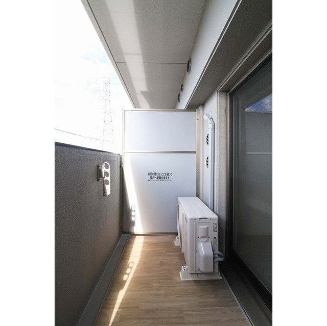 エスリード大阪クレストコートのバルコニー