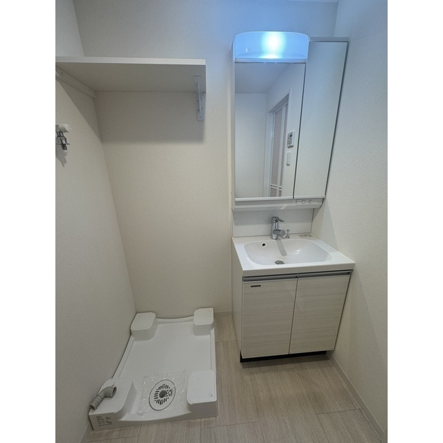 アドバンス江坂東コンフィの洗面所