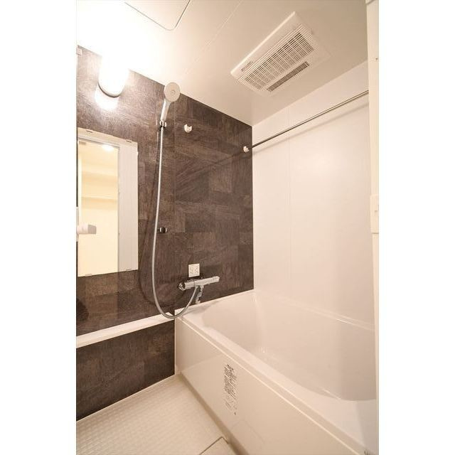 セレーノ南森町の浴室