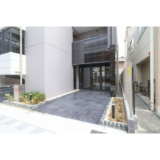 ファーストフィオーレ東灘のエントランス