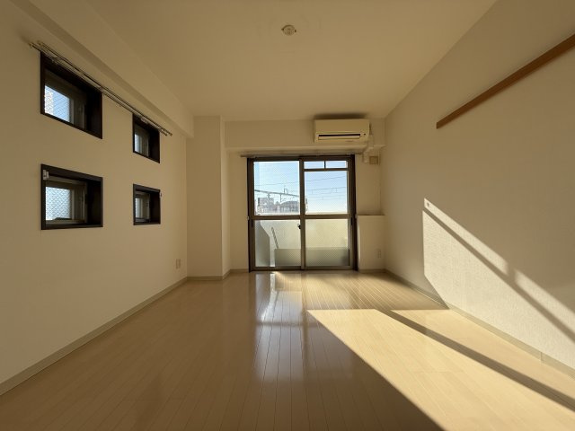 アイトーン豊中の居間・リビング