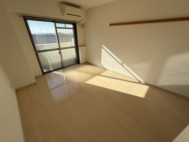 アイトーン豊中の居間・リビング