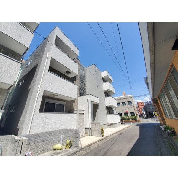 シャンテ・ローズイースト