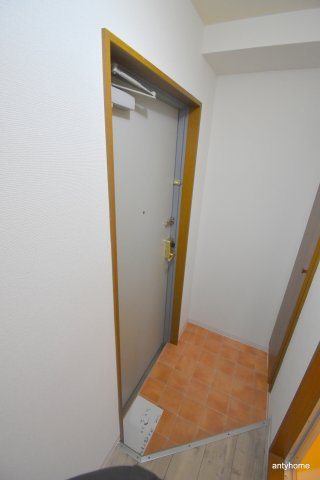 ジオナ新大阪　仲介手数料無料の玄関