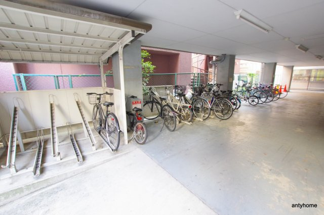 ジオナ新大阪　仲介手数料無料の駐車場