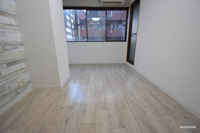 ジオナ新大阪　仲介手数料無料の洋室