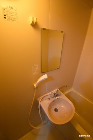 ジオナ新大阪　仲介手数料無料の洗面所