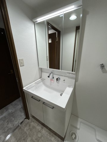 大観町Ｆビルの独立洗面台|使いやすい独立洗面台です