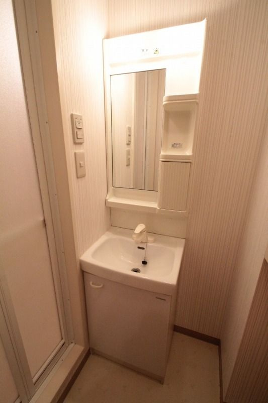 WING髙尾の洗面所