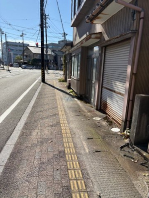 【前面道路含む現地写真】 | 新金屋１丁目11-11売家