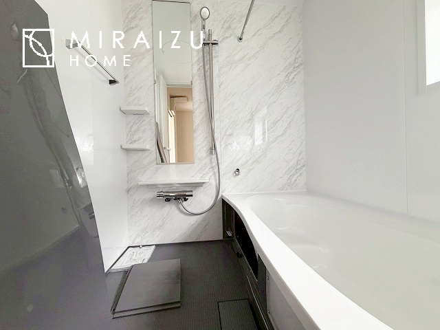 【外観】 | 日当たりの良いお家は嬉しいですよね。それぞれ価値観が分かれる箇所です、実際に内覧して日当たりの心地よさをご体感下さいね♪