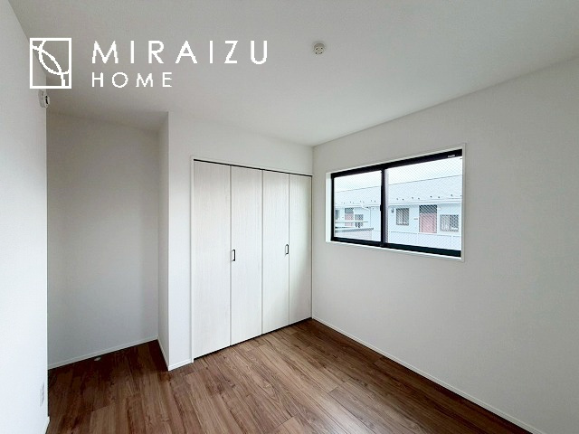 【その他】 | お掃除もしやすい大き目のシンクです。耐熱性・耐久性・対磨耗性が高いというメリットがございます。お掃除が苦手な方でもいつでも綺麗に楽にメンテナンスが可能です。